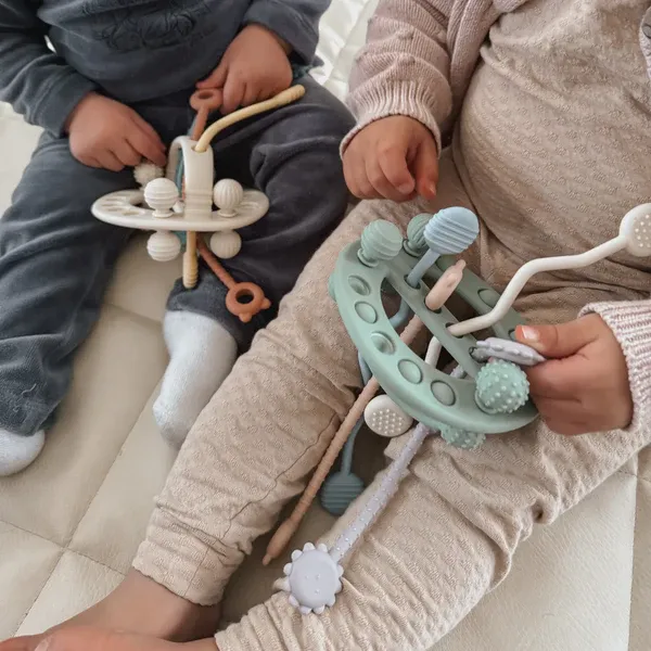 noka Space Pull Toy - Light Spring