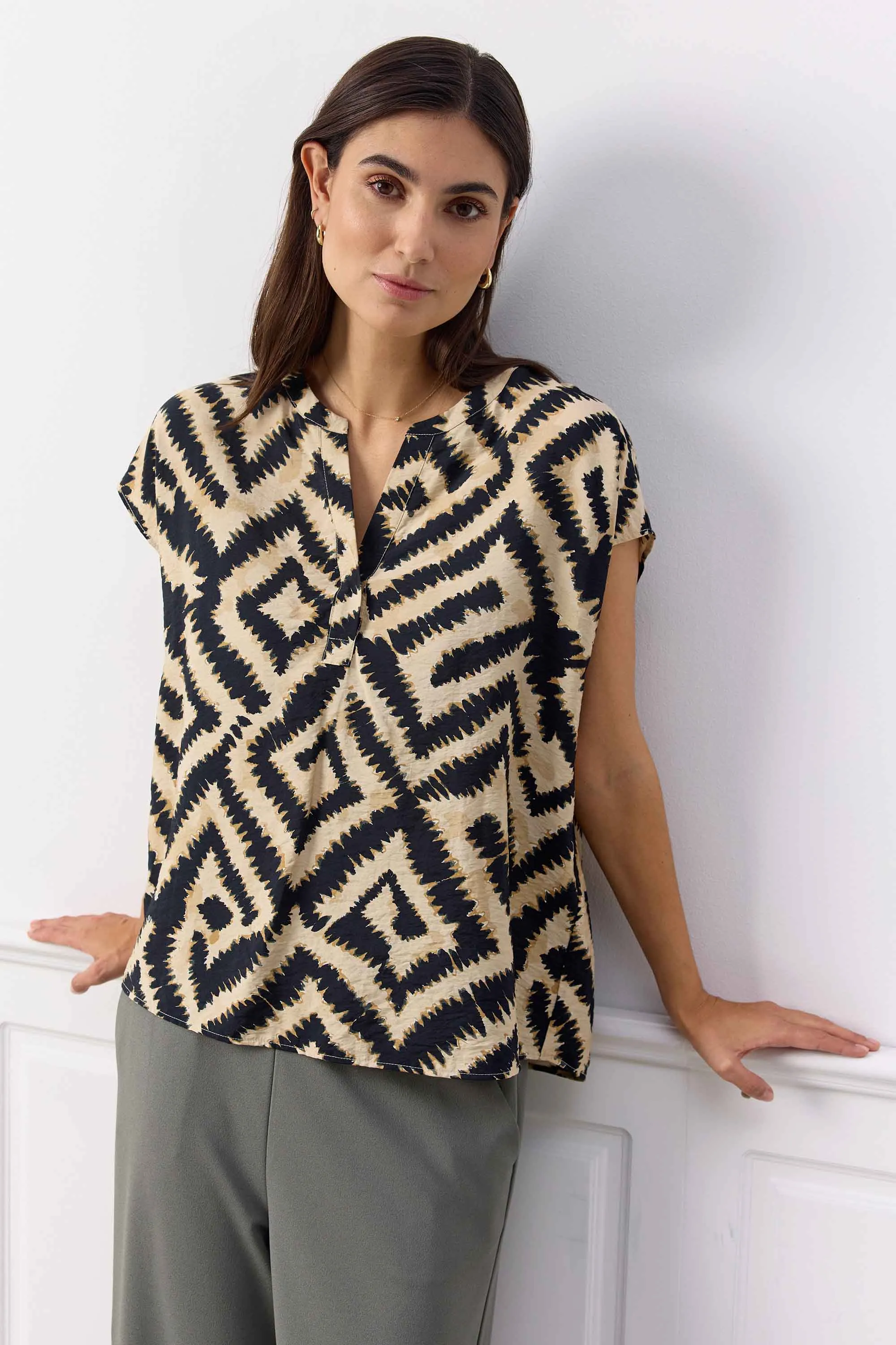 SAND COMBO BATIK MAZE SPLIT NECK TOP