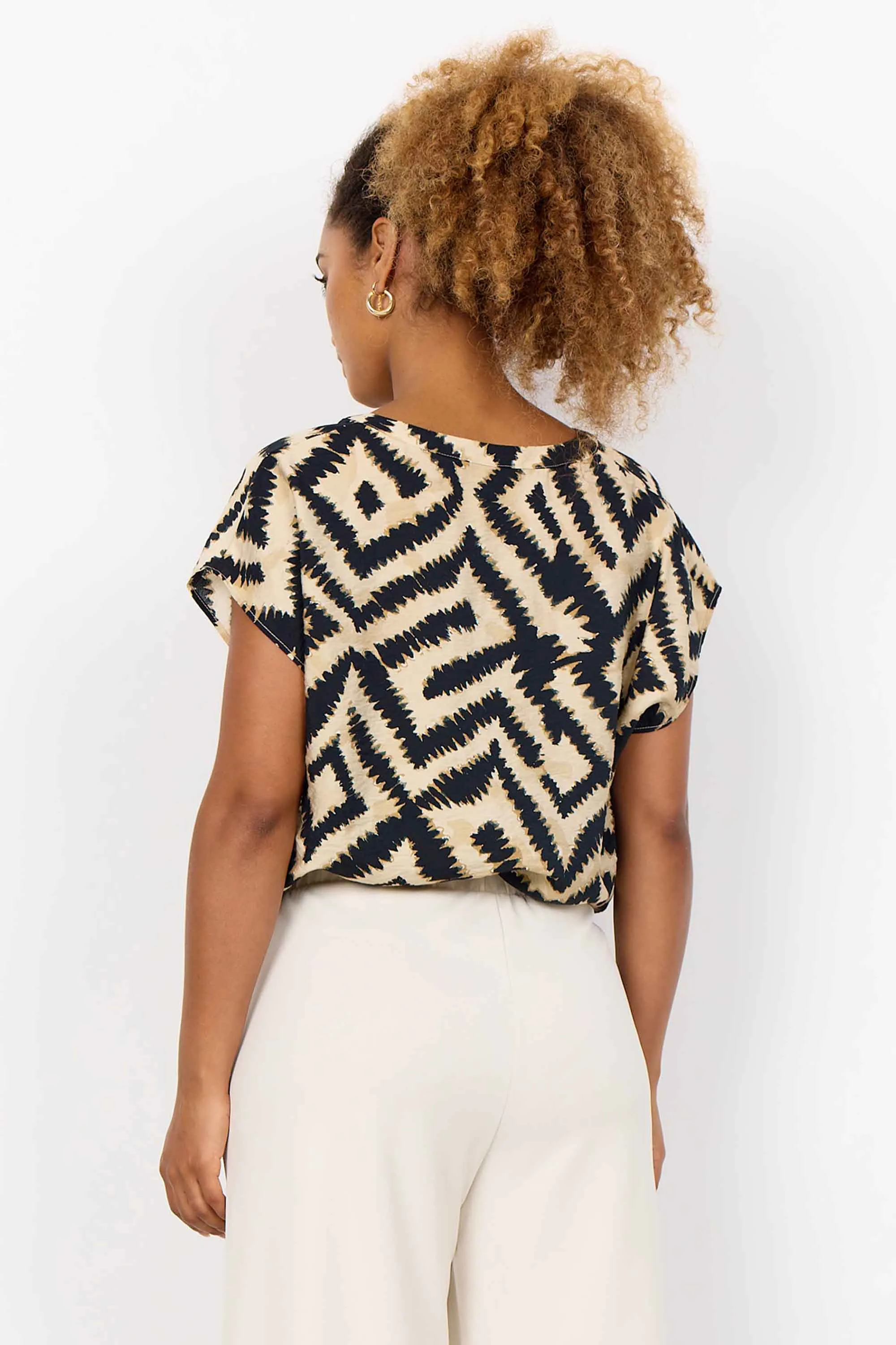 SAND COMBO BATIK MAZE SPLIT NECK TOP